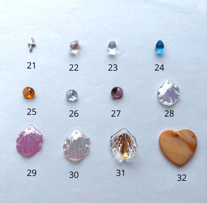 COLLIER à créer (à.p.d 3 CHARMS)